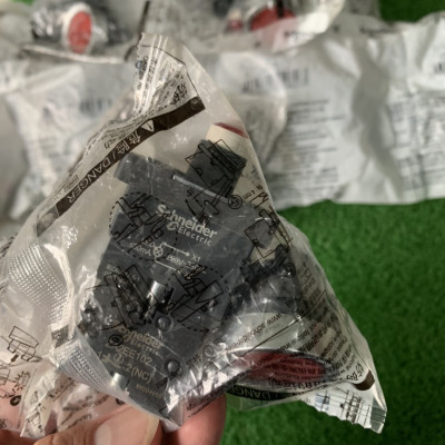 | CHÍNH HÃNG | Nút nhấn có đèn XA2EW34M2 Schneider - Đỏ - 220Vac