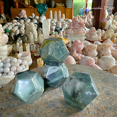 Đá canxedon 12 mặt NHASAN giúp tĩnh tâm, bình an (700-750gr) tặng 5 viên đá ngũ sắc may mắn