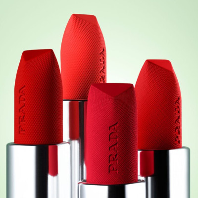 Son màu Prada Monochrome Durable Weightless Lipcolor R128_Granato 3.8g