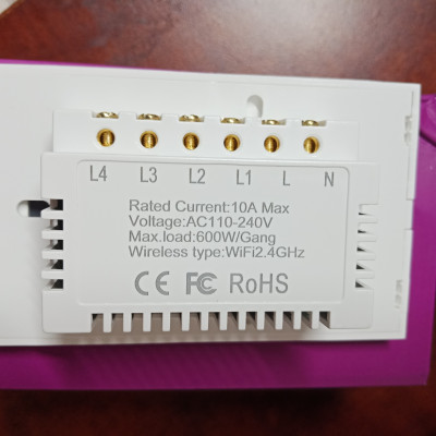 Công tắc Wifi thông minh Tuya cảm ứng 4 nút HCN màu trắng