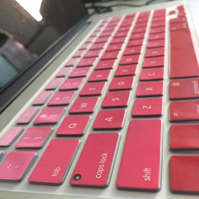 Tấm phủ bàn phím cho Macbook bằng silicon chống nước tuyệt đối màu Gradient Red