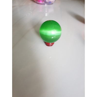 Trái Bi Phong Thủy Xanh Lá Tươi nhỏ vừa đá mắt mèo ánh cao 8cm x đk 6cm đế gỗ may mắn để bàn làm việc may mắn tài lộc hợp mệnh MỘC, mệnh HỎA ạ