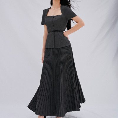 Set áo kiểu tay ngắn cổ thang & chân váy xếp ly DARIA thiết kế cao cấp WHITE CHIC