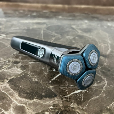 Máy cạo râu khô và ướt Series 7000 cao cấp Thương hiệu Philips Hà Lan Norelco S7788 - Hàng Nhập Khẩu