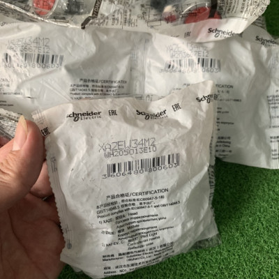 | CHÍNH HÃNG | Nút nhấn có đèn XA2EW34M2 Schneider - Đỏ - 220Vac