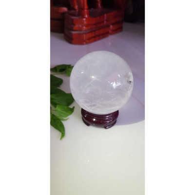 Trái Bi Phong Thủy May Mắn Thạch Anh Trắng Trong tự nhiên Mới bóng đẹp đế gỗ Size 8,5cm x cao 10cm hợp anh chị mệnh Kim mệnh Thủy đặt ngay bàn làm việc, nhà, công ty ạ