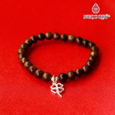 Vòng tay trầm tốc phối charm bạc cỏ 4 lá hạt 6mm - Ngọc Quý Gemstones