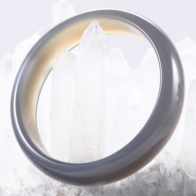 Vòng tay đá mã não lông chuột đậm liền khối bản hẹ trung ni 58 mệnh kim, thủy - Ngọc Qúy Gemstones