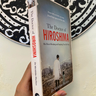 Sách - The Doctor of Hiroshima: Heartbreaking and Inspiring Life Story by Michihiko Hachiya