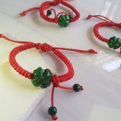 Vòng Đeo Tay Nữ Kiểu Dây Đỏ Cỏ 4 lá Xanh mới lạ đẹp lắm Chất liệu đá cẩm thạch xanh lá cỏ thắt dây kiểu đỏ rẻ đẹp  Nữ đeo tay may mắn tăng đưa rút chỉnh theo tay lớn nhỏ được hết đẹp lắm ạ