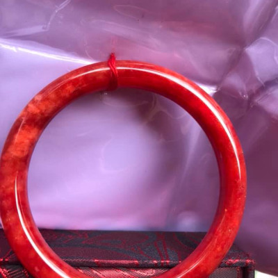 CHIẾC VÒNG SIZE 60MM TO ĐÁ CẨM THẠCH ĐỎ ĐẸP MÀU ĐỎ CAM TƯƠI BÓNG ĐẸP  HỢP MỆNH HỎA THỔ 58KG ĐẾN 69KG