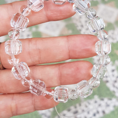  Vòng tay phong thuỷ nữ đá thạch anh trắng trong tự nhiên kiểu vuông giác tròn Size hạt vuông 10mm hạt tròn nhỏ 6mm Nữ mệnh kim mệnh Thủy đeo hợp may mắn tốt sức khoẻ công việc ạ