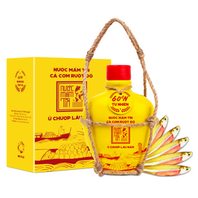 Đặc Sản Phan Thiết - Nước Mắm Tĩn Cá Cơm Vàng Ruột Đỏ Độ Đạm 60N Tự Nhiên Tĩn Gốm 250Ml Nước Mắm Rin Nguyên Chất Truyền Thống Sạch Nước Mắm Nhỉ Từ Thùng Lều Gỗ Cốt Nhĩ Đặc Biệt Cá Cơm Vàng Ruột Đỏ Muối Tinh Khiết, Sánh Đặc Thịt Cá, Không Chất Bảo Quản