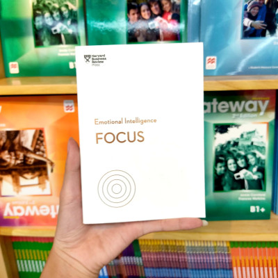 Focus (HBR Emotional Intelligence Series)