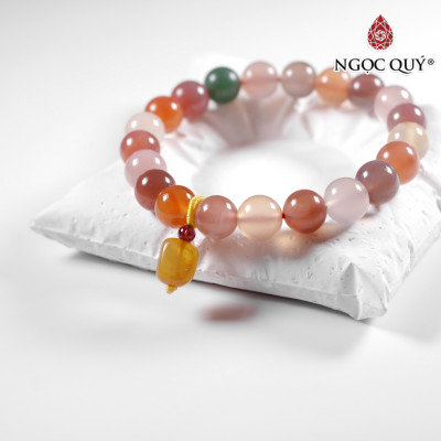 Vòng đá chalcedony đa sắc 9mm phối charm - Ngọc Quý Gemstones