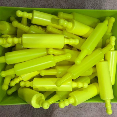 Lăn nhựa vàng cán bột nặn đất nặn an toàn