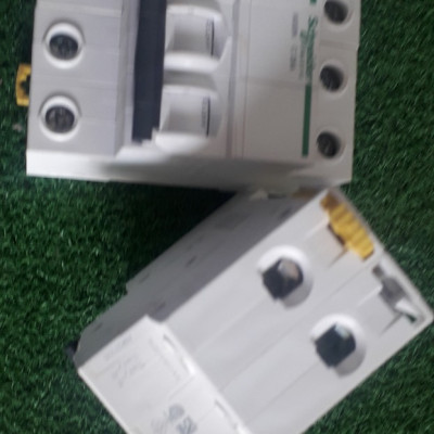 Cầu dao MCB 2P-25A 6kA A9K27225 Schneider