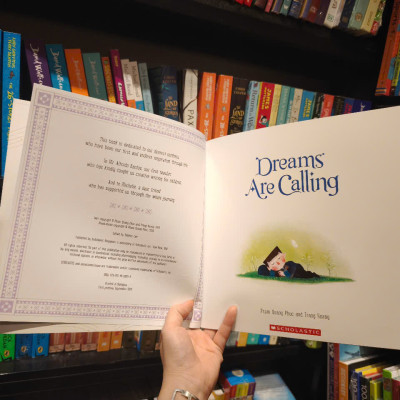 Sách - Dreams Are Calling by Phạm Quang Phúc - Sách truyện tranh thiếu nhi/ Picture Story For Children in English
