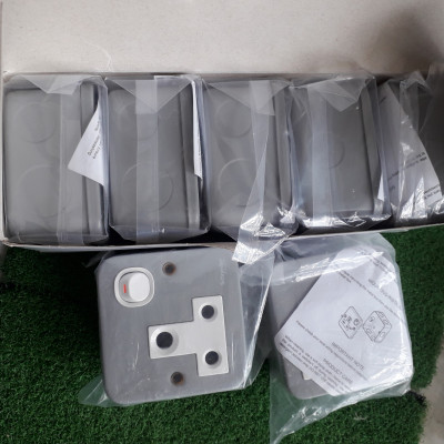 Công tắc ổ cắm EMS15-15 13A Series S30 Schneider