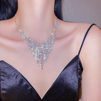 Bộ Vòng đeo cổ dạ hội, Phong cach Châu Âu, chất liệu Pha lê Swarosi, sang trọng, đẳng cấp và quý phái, Kèm Hộp đựng thiên thanh lót nhung nỉ - Mẫu Luxi Green 0099