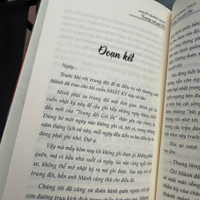 (Combo 2 cuốn) TRONG CƠN GIÓ LỐC - TRƯỚC NGƯỠNG CỬA BÌNH MINH – Khuất Quang Thuỵ - Vietnambook – NXB Quân Đội Nhân Dân