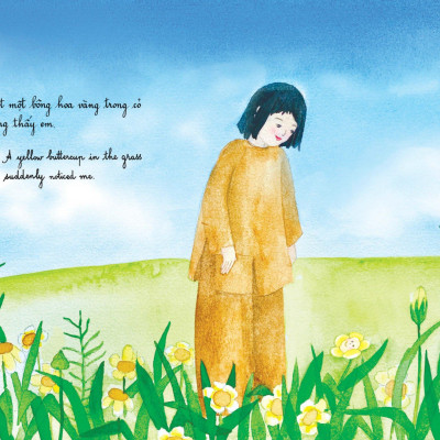 Bông Hoa Vàng Trong Cỏ