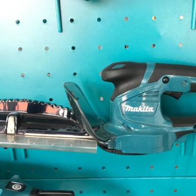 MÁY CẮT TỈA HÀNG RÀO DÙNG PIN 12V,1.5AH 200MM MAKITA UH201DZ (KHÔNG KÈM PIN VÀ ĐẾ SẠC) - HÀNG CHÍNH HÃNG