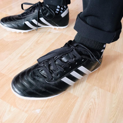 Mẫu giày 3 Sọc Đen thể thao đá banh cao cấp nhất năm 2022-2023