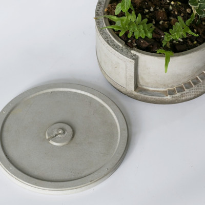 Chậu cây xi măng bậc thang hoạ tiết Trống Đồng Đông Sơn, ngang 18.4cm cao 8,5cm handmade, decor bàn làm việc, cây văn phòng, nhà ở 