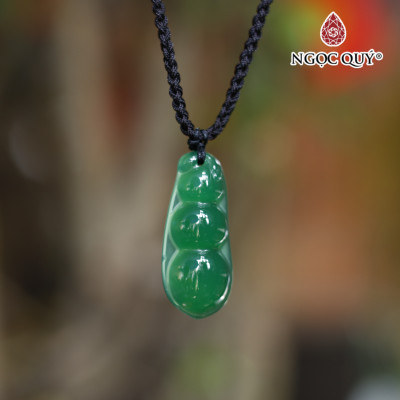 Mặt dây chuyền hạt đậu mã não xanh 4.6x2cm mệnh hỏa, mộc - Ngọc Qúy Gemstones