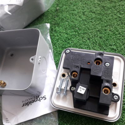 Công tắc ổ cắm EMS15-15 13A Series S30 Schneider