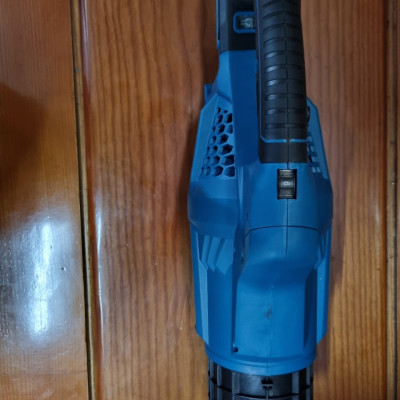 Máy thổi lá công nghiệp chạy pin, máy thổi bụi dùng pin , không chổi than, có kèm pin sạc