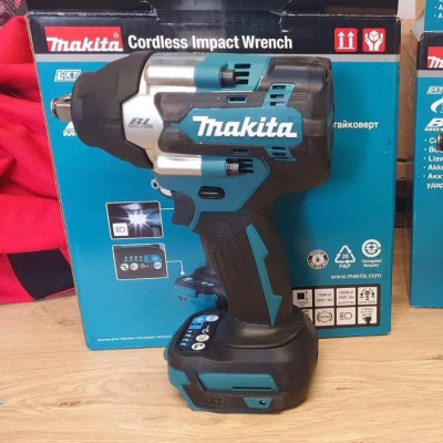 MÁY VẶN BULONG 700NM (12.7MM (1/2") MAKITA DTW700Z (KHÔNG KÈM PIN VÀ SẠC) - HÀNG CHÍNH HÃNG