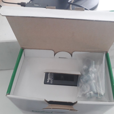 Cầu dao EZC100N3025 Schneider MCCB 3P 25A 15kA 415V