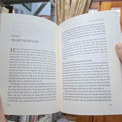 HẸN HÒ, YÊU VÀ CHIA TAY MỘT NGƯỜI ÁI KỶ – Darlene Lancer – Rose Nguyễn dịch – Đông A – NXB Dân Trí