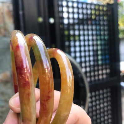 VÒNG CẨM THẠCH TỨ QUÝ NI 52MM MỚI ĐẸP  MÀU  TỨ QUÝ NỮ 50KG ĐẾN 62KG