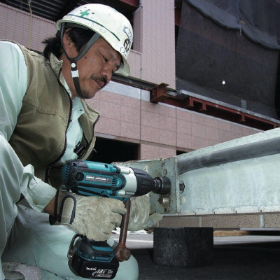 MÁY SIẾT BU LÔNG DÙNG PIN(12.7MM)(18V) MAKITA DTW450Z (KHÔNG KÈM PIN VÀ SẠC) - HÀNG CHÍNH HÃNG