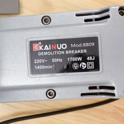 Máy đục bê tông 30 ly Kainuo 8809 (1700W)