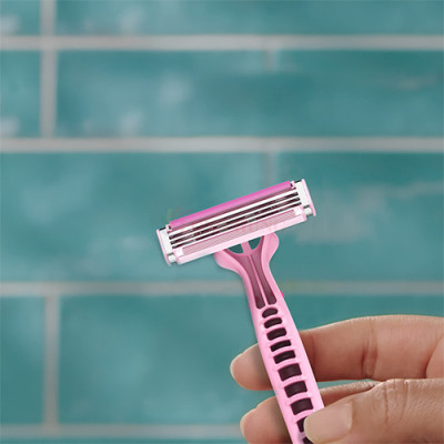 Dao cạo Gillette Venus Daisy 3 (2 cây) - Hàng chính hãng