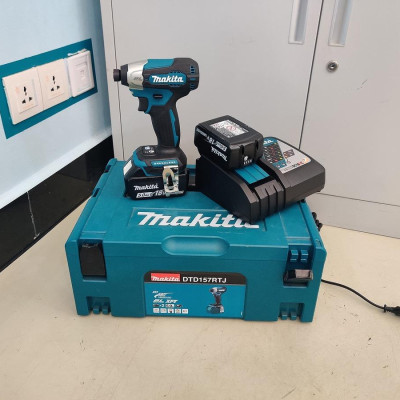 MÁY VẶN VÍT DÙNG PIN BL 18V (12.5M/S2) MAKITA DTD157RTJ (SẠC, 2 PIN 18V:5.0AH) - HÀNG CHÍNH HÃNG