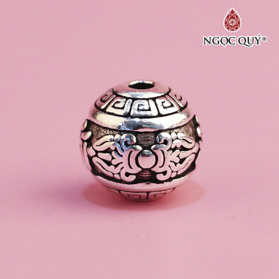 Charm bạc tròn họa tiết lục tự xỏ ngang - Ngọc Quý Gemstones