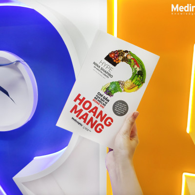 Combo 3 cuốn: Vắc-xin: Những Điều Cần Biết Về Tiêm Chủng + Your Health Your Decision - Hợp Tác Cùng Bác Sĩ Để Trở Thành Người Bệnh Thông Thái + Hoang Mang - Chỉ Dẫn Của Bác Sỹ Để Hiểu Rõ Đúng Sai