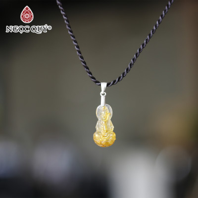Mặt dây chuyền phật bà thạch anh tóc vàng 24x12.5mm mệnh thủy,kim - Ngọc Quý Gemstones