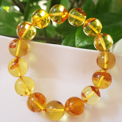 Vòng Hổ Phách tự nhiên Size Nam 14,5mm Vòng Vip cao cấp sịn hiếm quá đẹp xuất sắc 14,5mm Đá Hổ Phách Màu Vàng Anh trong bắt ánh sáng ánh lên quá đẹp đẳng cấp sang luôn Vòng chuẩn hợp Nam mệnh Kim mệnh Thổ mệnh Thủy đeo ạ