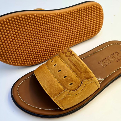 Dép quai ngang nam da bò 100%, quai 02 lớp da Bò Donavy cao cấp may full quai và đế rất chắc chắn DONAVY1MC