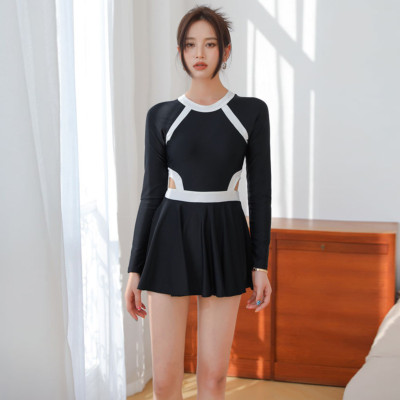 Bộ đồ bơi bikini nữ kín đáo 1 mảnh đi tắm biển giấu bụng váy liền áo dài tay - B.42