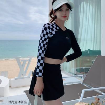 Bộ đồ bơi bikini kín đáo nữ hai mảnh đi tắm biển áo dài tay kèm váy - B34