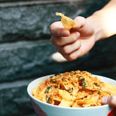 Khoai tây trứng muối 30g IRVINS - Mini Salted Egg Potato Chips 30g