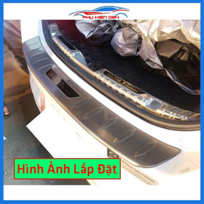 Ốp chống trầy cốp Mazda 3 2020-2021 inox sáng bóng bảo vệ xe chống va đập