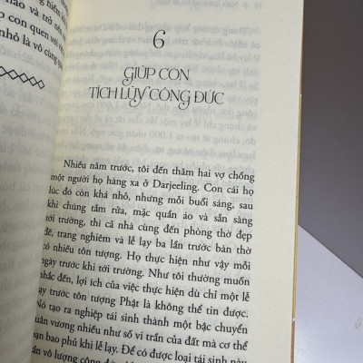 NUÔI CON BẰNG BỒ ĐỀ TÂM - Lama Zopa Rinpoche - Tinh Nguyệt Tâm dịch - Thái Hà - Nhà xuất bản Lao Động.